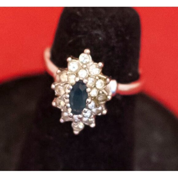 Size 4, Vintage Gold Plated Abstract Oval Snowflake Ring - F40 - Picture 1 of 3